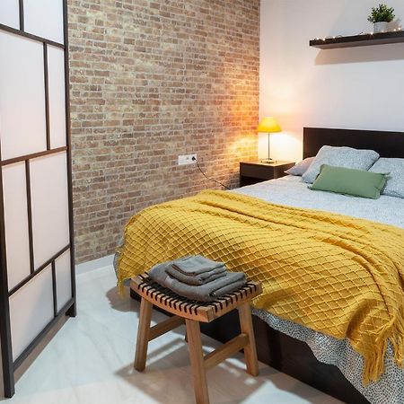 Artistic Digital Retreat-Great Location Near Metro Apartment Valencia Bagian luar foto