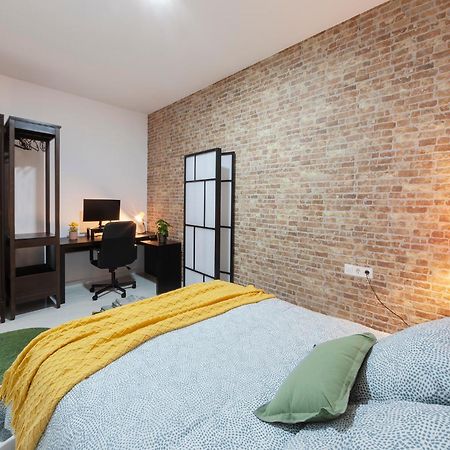 Artistic Digital Retreat-Great Location Near Metro Apartment Valencia Bagian luar foto