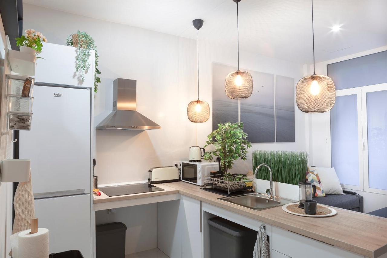 Artistic Digital Retreat-Great Location Near Metro Apartment Valencia Bagian luar foto