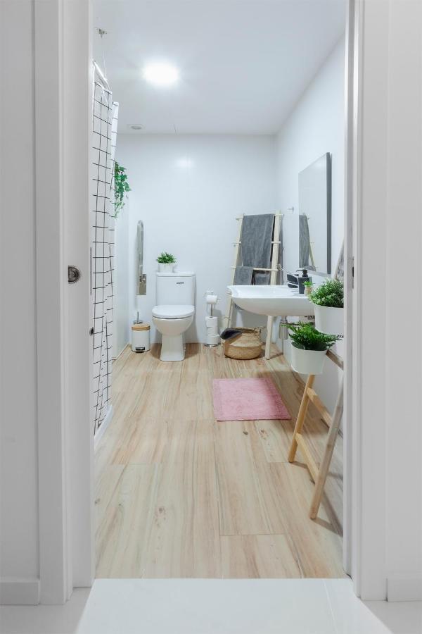 Artistic Digital Retreat-Great Location Near Metro Apartment Valencia Bagian luar foto