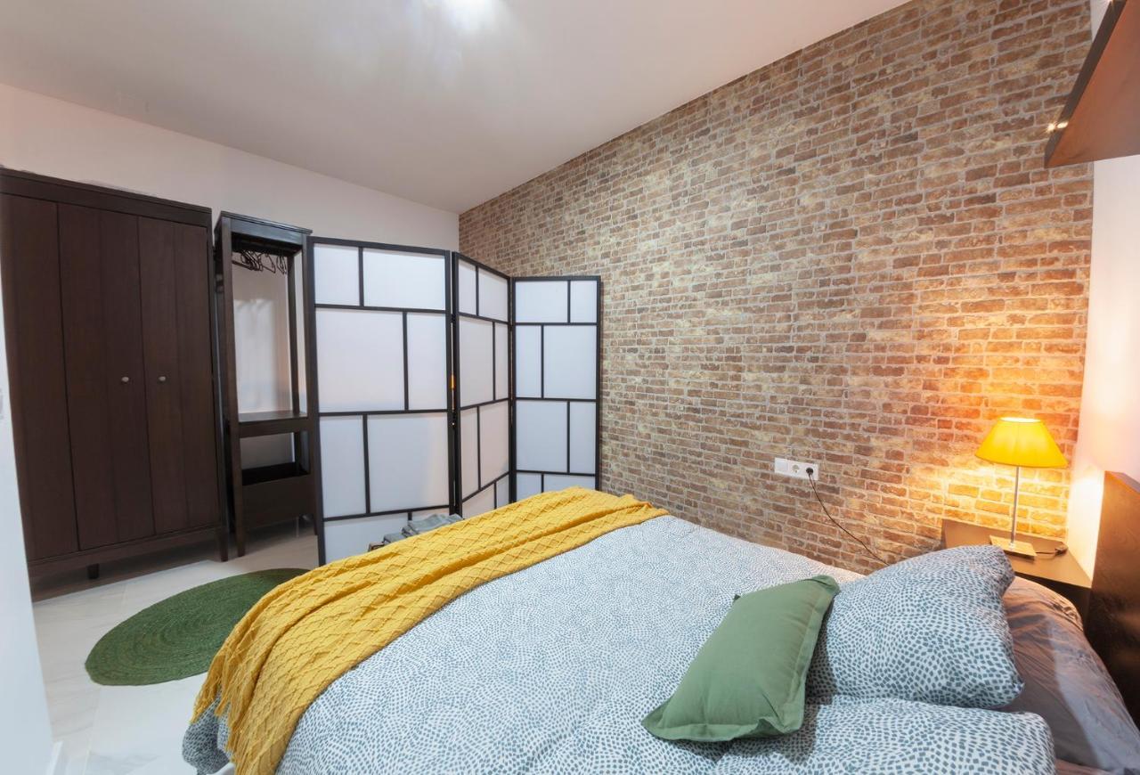 Artistic Digital Retreat-Great Location Near Metro Apartment Valencia Bagian luar foto