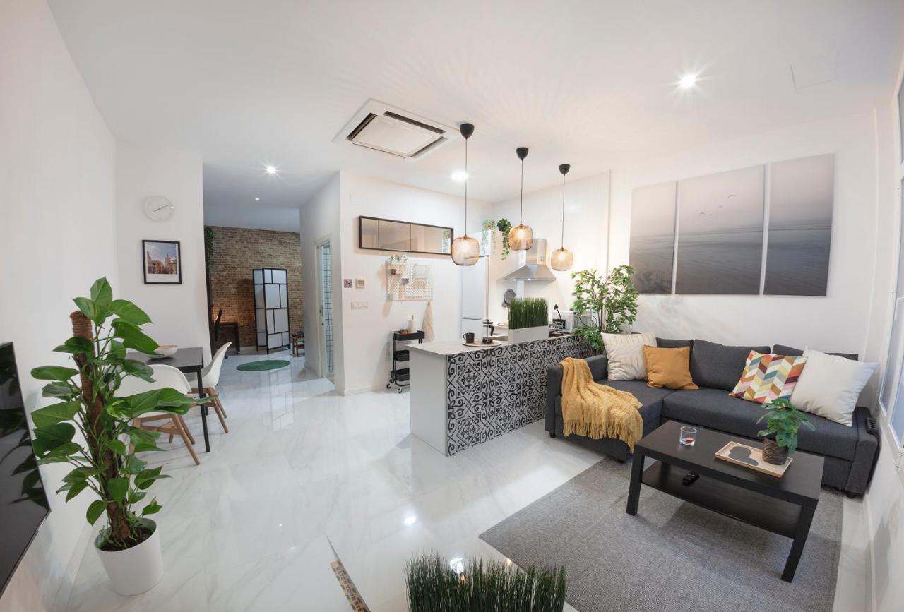 Artistic Digital Retreat-Great Location Near Metro Apartment Valencia Bagian luar foto